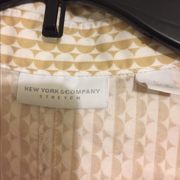 NY&CO Button Down Top - Picture 4 of 5